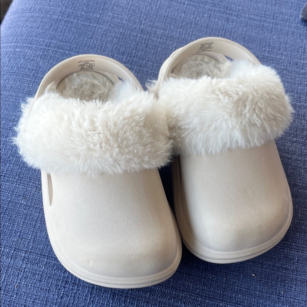 Zara Cream Kids Slippers with Fluffy Lining